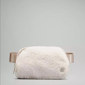 Lululemon Everywhere Fleece Belt Bag NWT